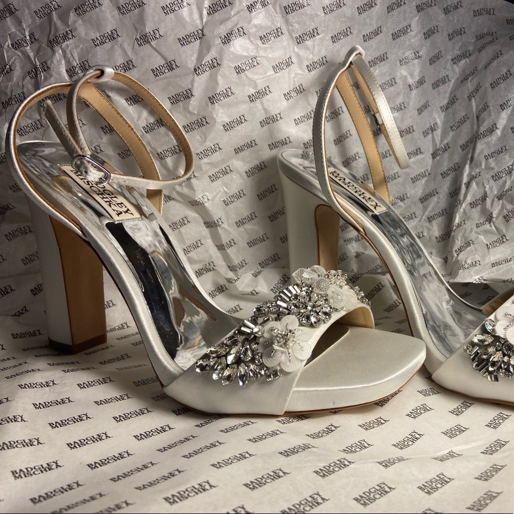 BADGLEY MISCHKA ALEXA heels. Ivory satin with jewels. Size 8 1/2. Never worn